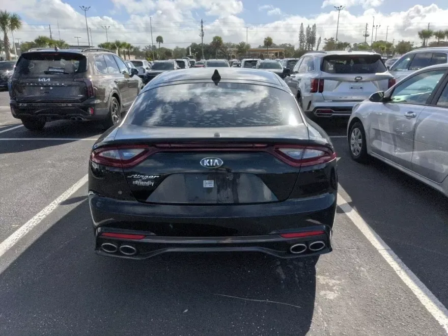 2019 Kia Stinger photo 1