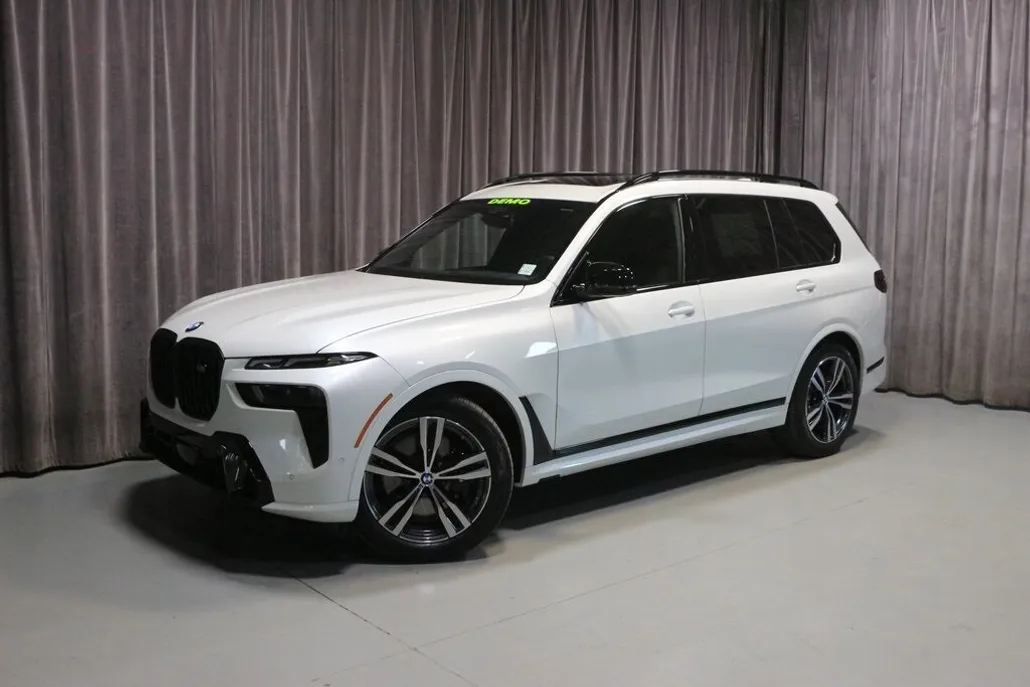 2025 Bmw X7 M60i photo 1