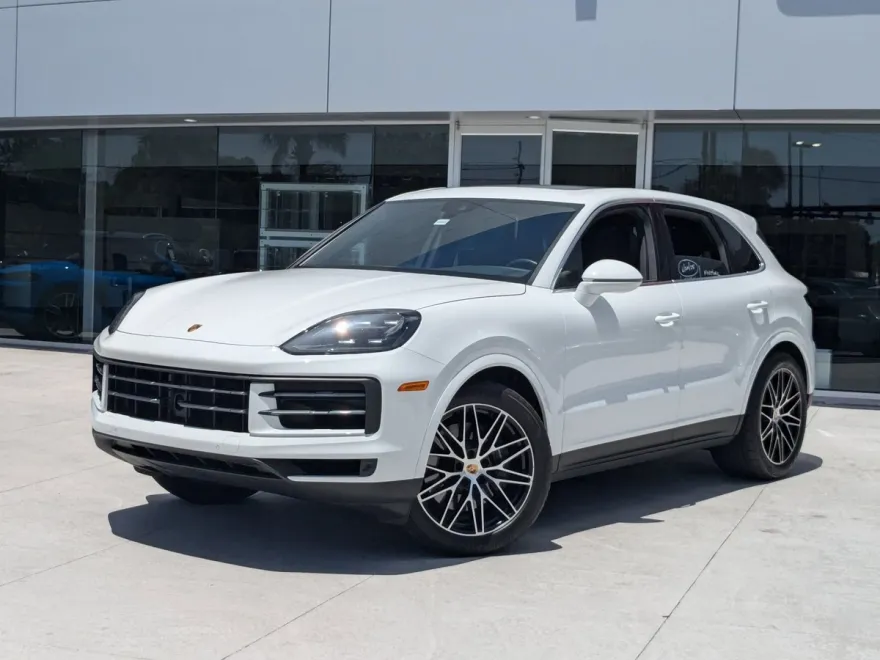 2024 Porsche Cayenne photo 1