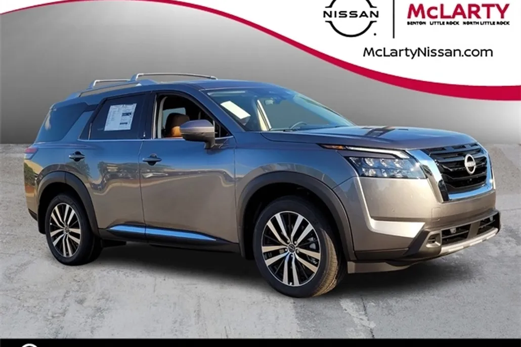 2025 Nissan Pathfinder Platinum photo 1