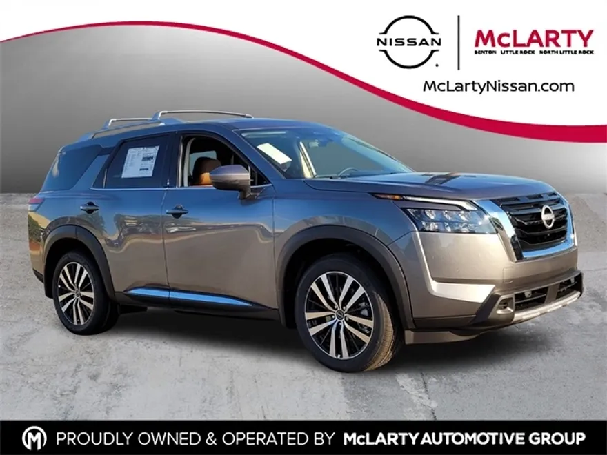 2025 Nissan Pathfinder Platinum photo 1