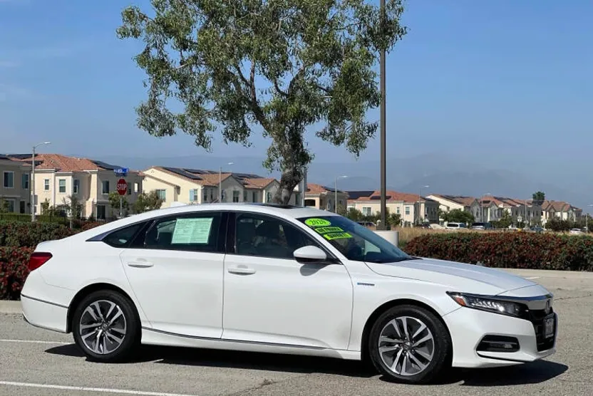 2020 Honda Accord Hybrid EX photo 1