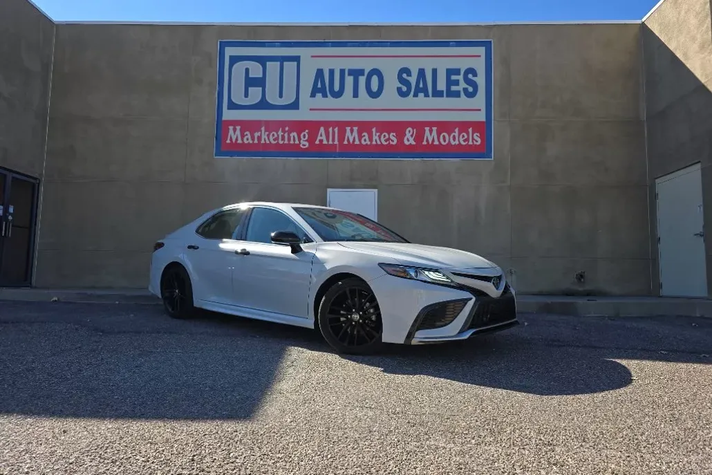 2023 Toyota Camry XSE photo 1