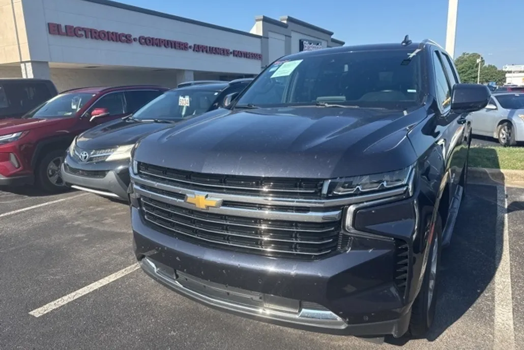 2023 Chevrolet Tahoe LT photo 1