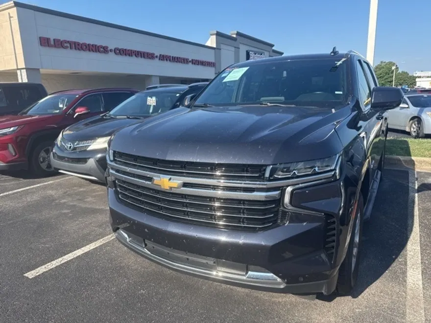2023 Chevrolet Tahoe LT photo 1