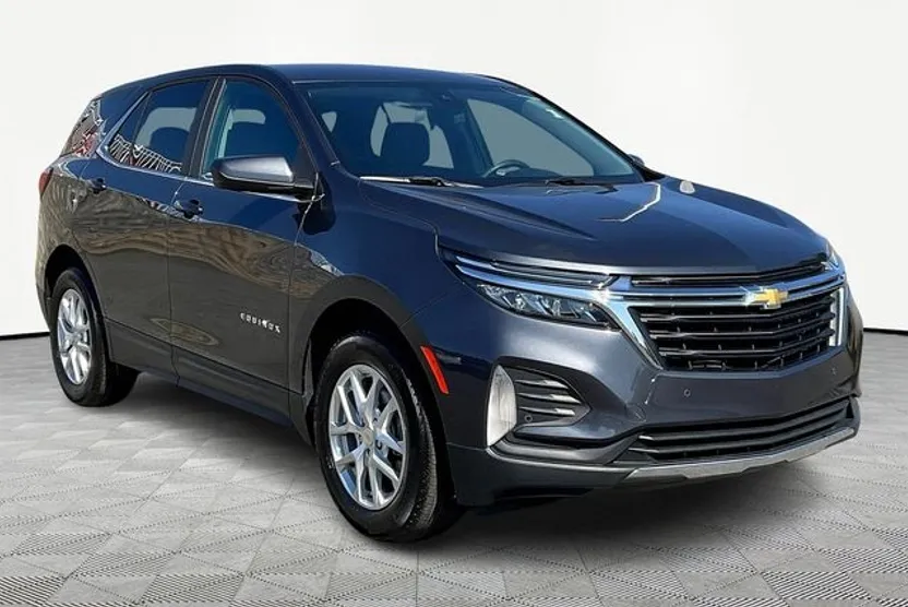 2023 Chevrolet Equinox LT photo 1