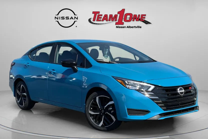 2025 Nissan Versa SR photo 1
