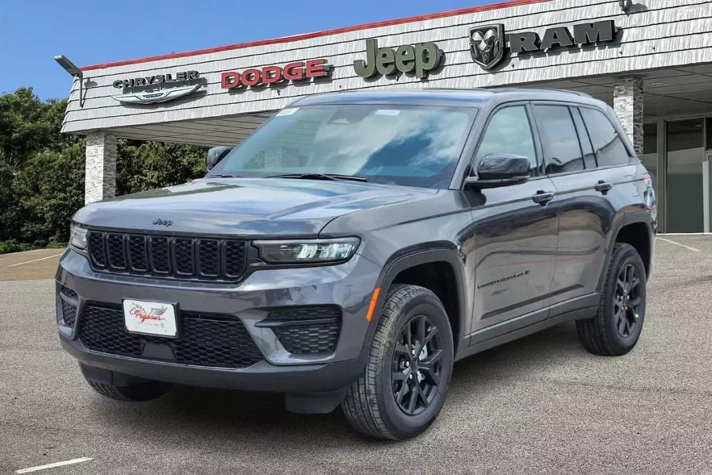 2025 Jeep Grand Cherokee Altitude photo 1