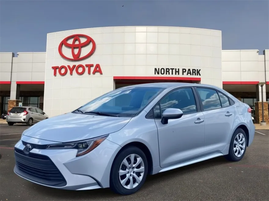 2024 Toyota Corolla LE photo 1