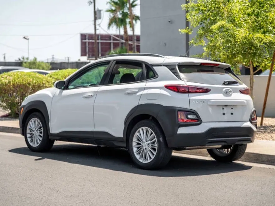 2021 Hyundai Kona SEL photo 1