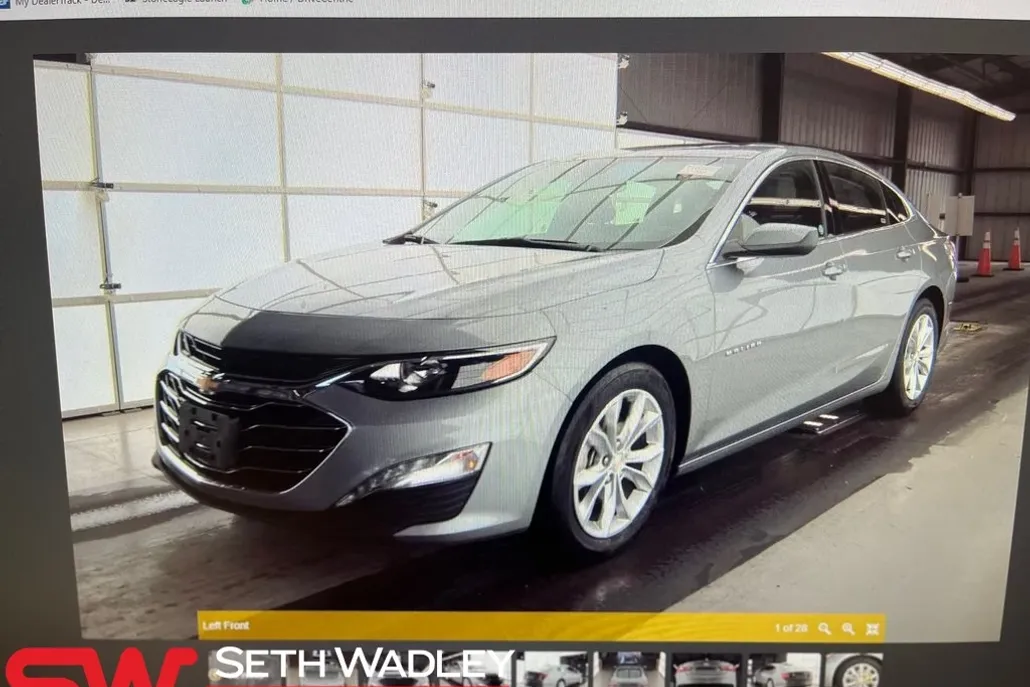 2024 Chevrolet Malibu 1LT photo 1