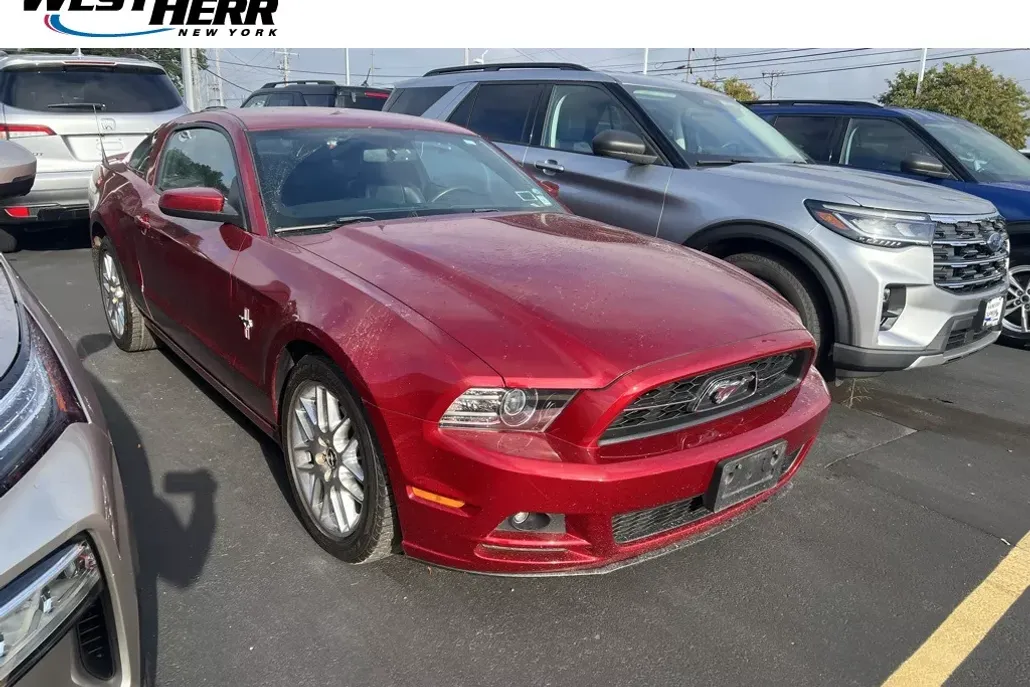 2014 Ford Mustang V6 Premium photo 1
