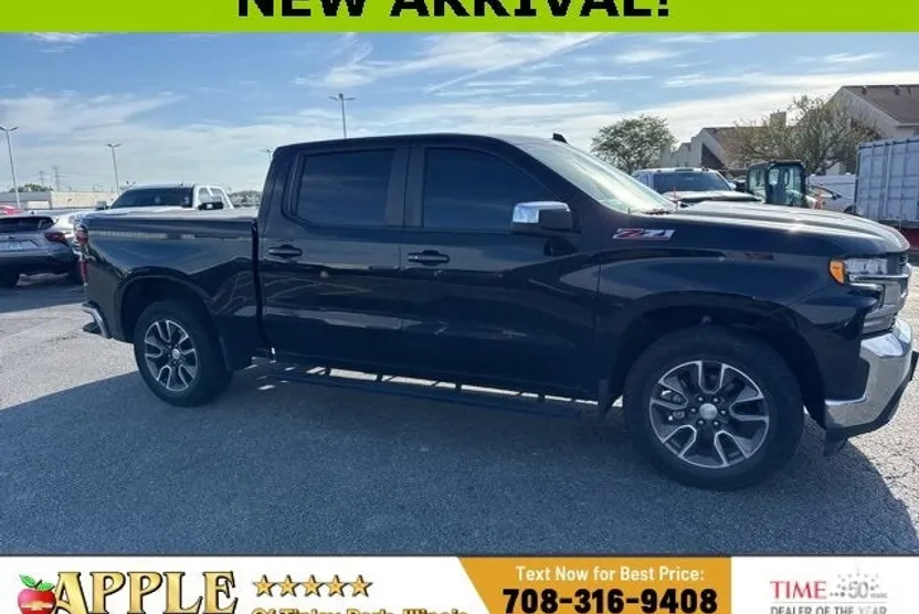 2022 Chevrolet Silverado LT photo 1
