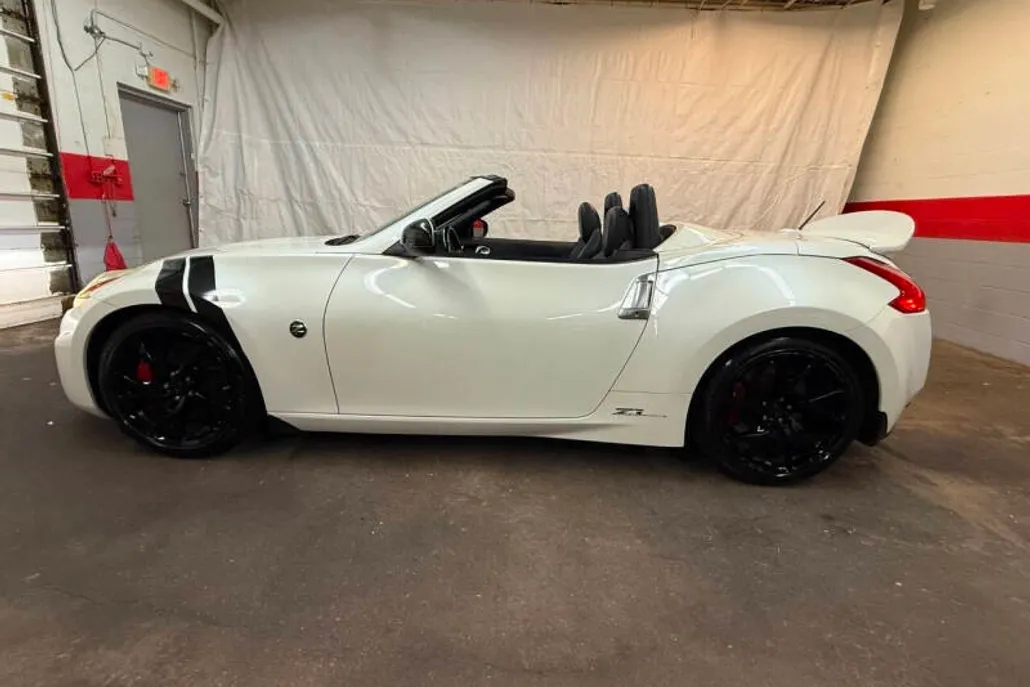 2014 Nissan 370Z photo 1