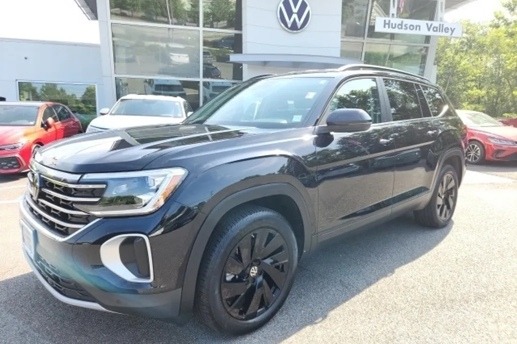 2024 Volkswagen Atlas SE Technology photo 1