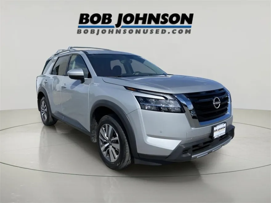 2023 Nissan Pathfinder SL photo 1