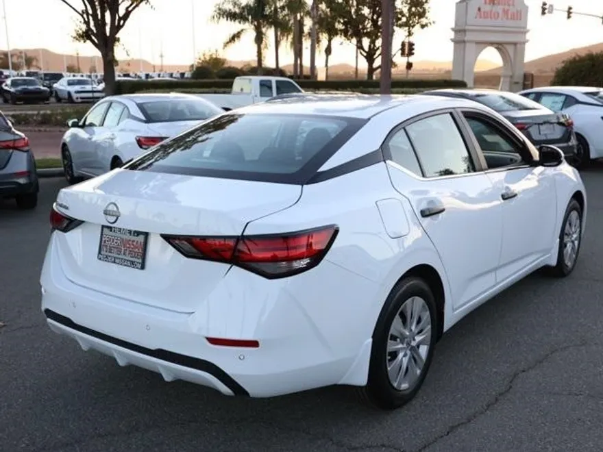 2025 Nissan Sentra S photo 1