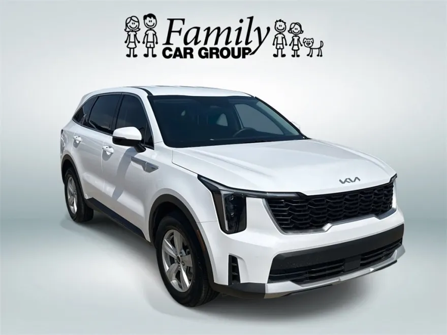 2025 Kia Sorento LX photo 1
