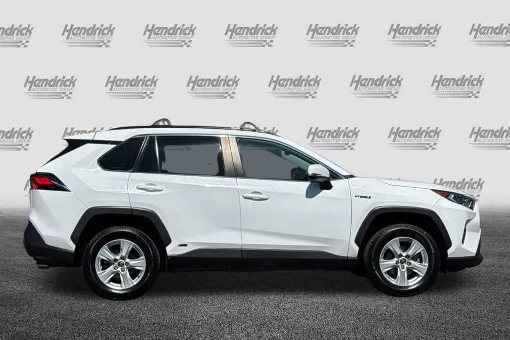 2020 Toyota RAV4 Hybrid XLE photo 1