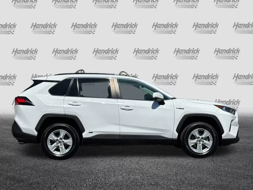 2020 Toyota RAV4 Hybrid XLE photo 1