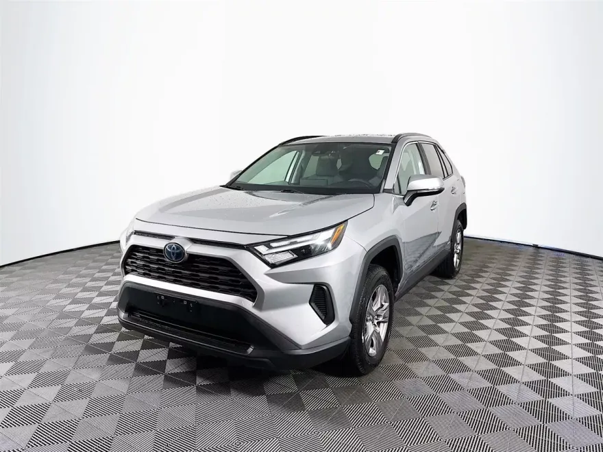 2022 Toyota RAV4 Hybrid XLE photo 1