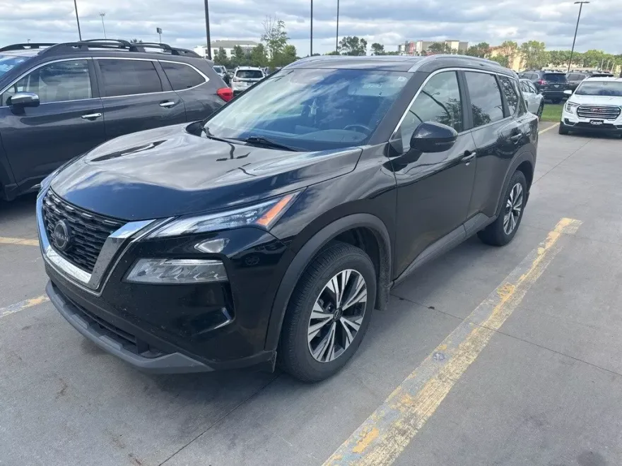 2023 Nissan Rogue SV photo 1