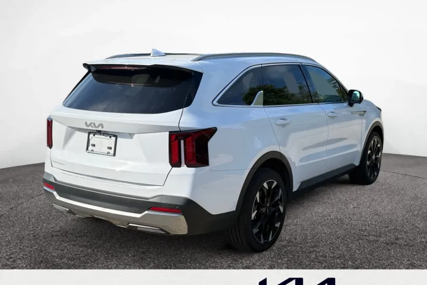 2025 Kia Sorento SX photo 1