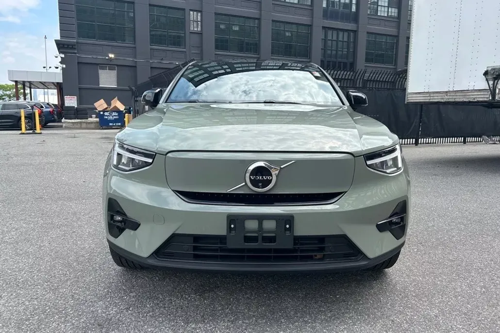 2024 Volvo C40 Recharge Plus photo 1