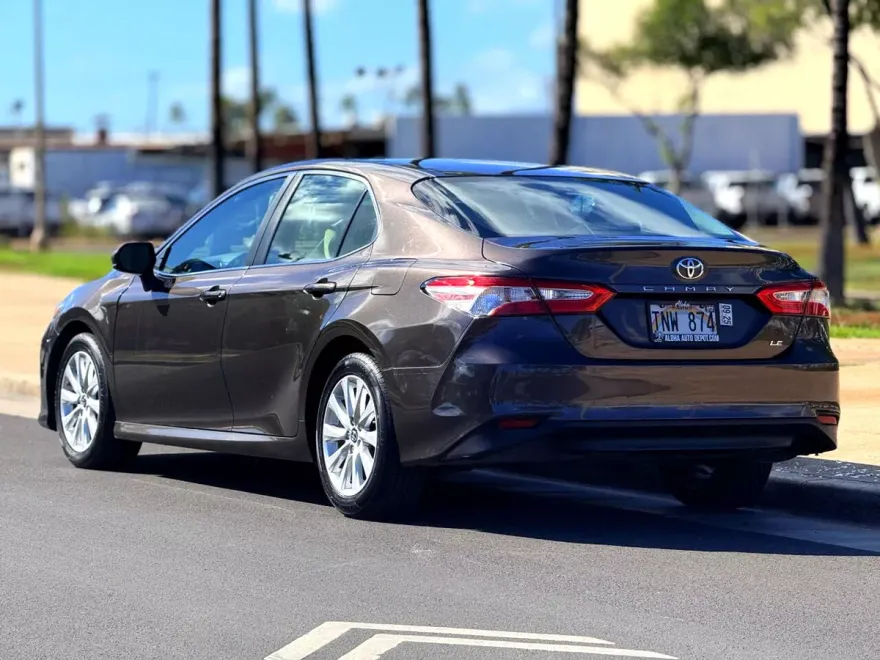 2018 Toyota Camry SE XLE photo 1