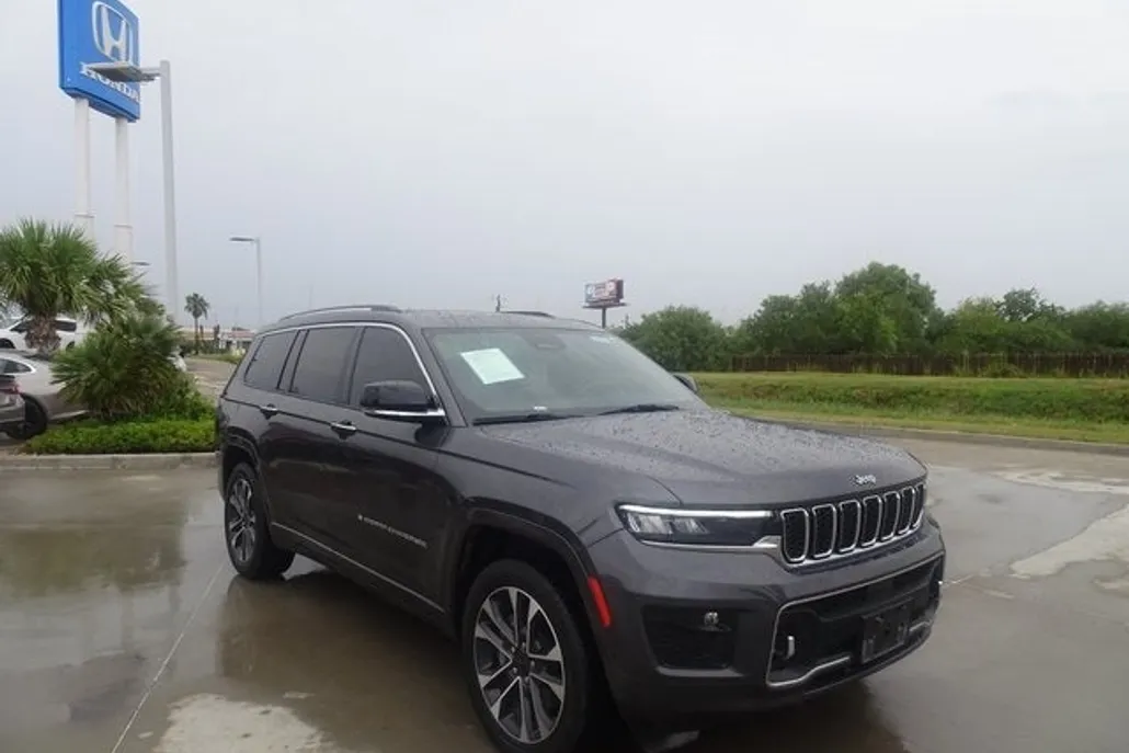 2023 Jeep Grand Cherokee Overland photo 1