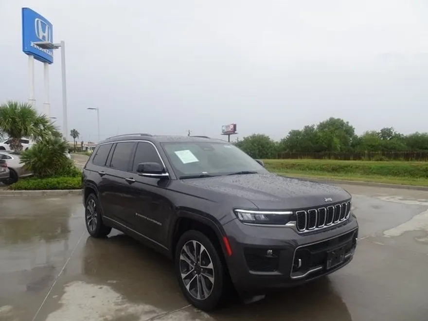 2023 Jeep Grand Cherokee Overland photo 1