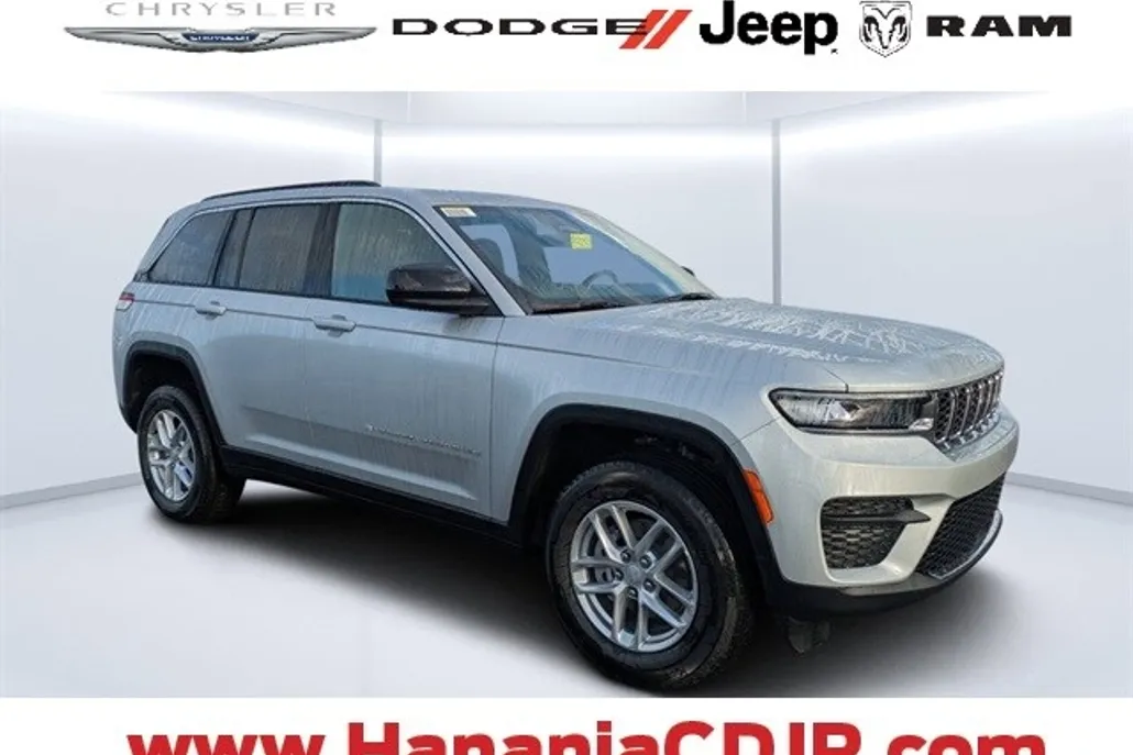 2025 Jeep Grand Cherokee Laredo photo 1