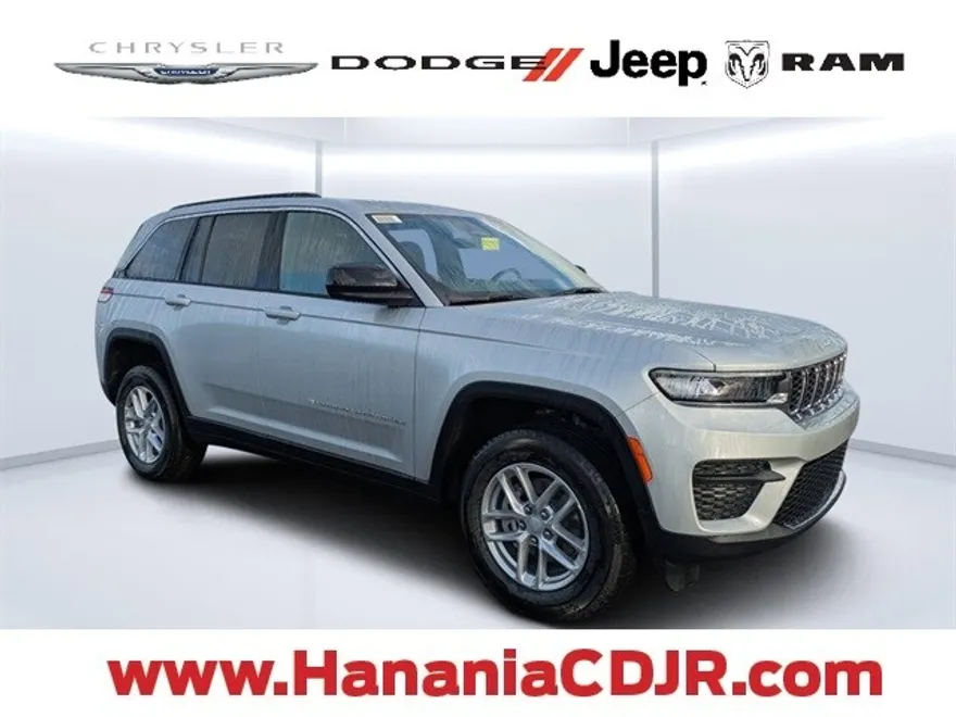 2025 Jeep Grand Cherokee Laredo photo 1