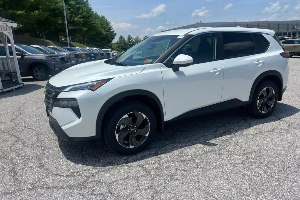 2025 Nissan Rogue SV photo 1