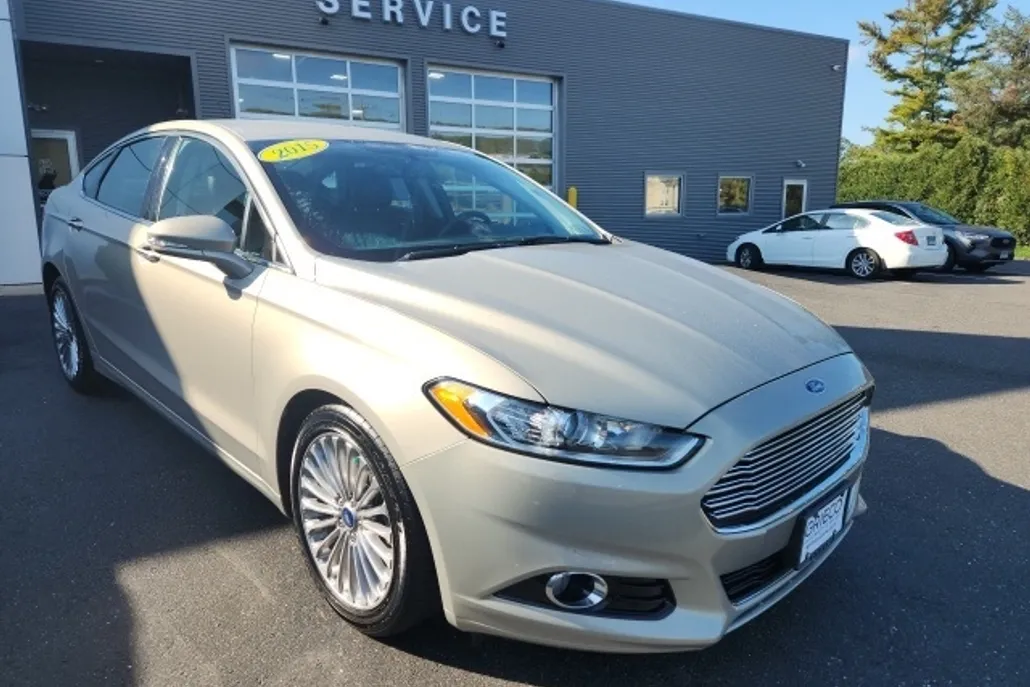 2015 Ford Fusion Titanium photo 1