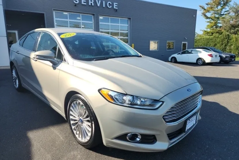 2015 Ford Fusion Titanium photo 1