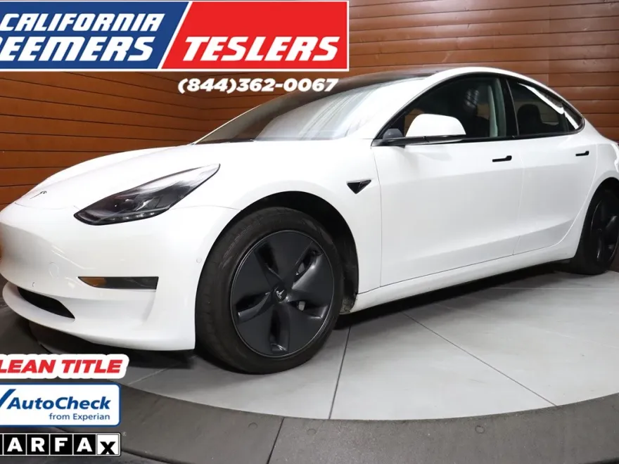 2021 Tesla Model 3 Standard Range Plus photo 1