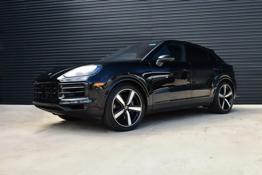 2025 Porsche Cayenne Coupe photo 1