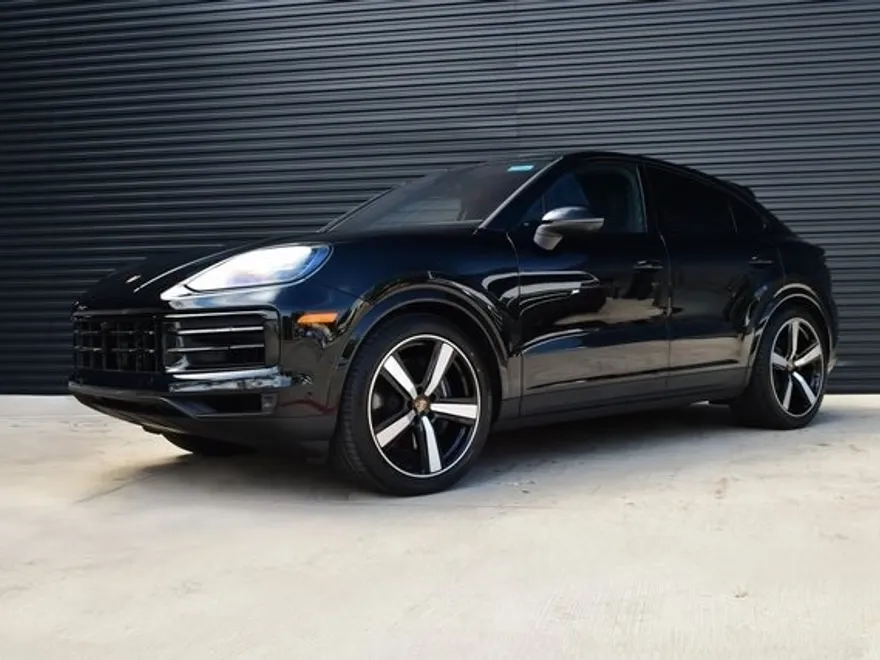 2025 Porsche Cayenne Coupe photo 1