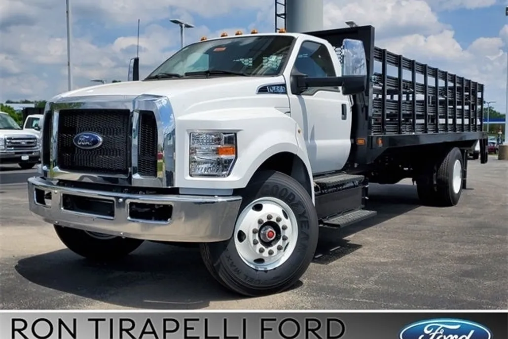 2025 Ford F-650 photo 1
