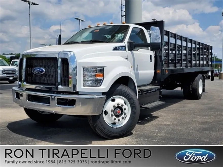 2025 Ford F-650 photo 1