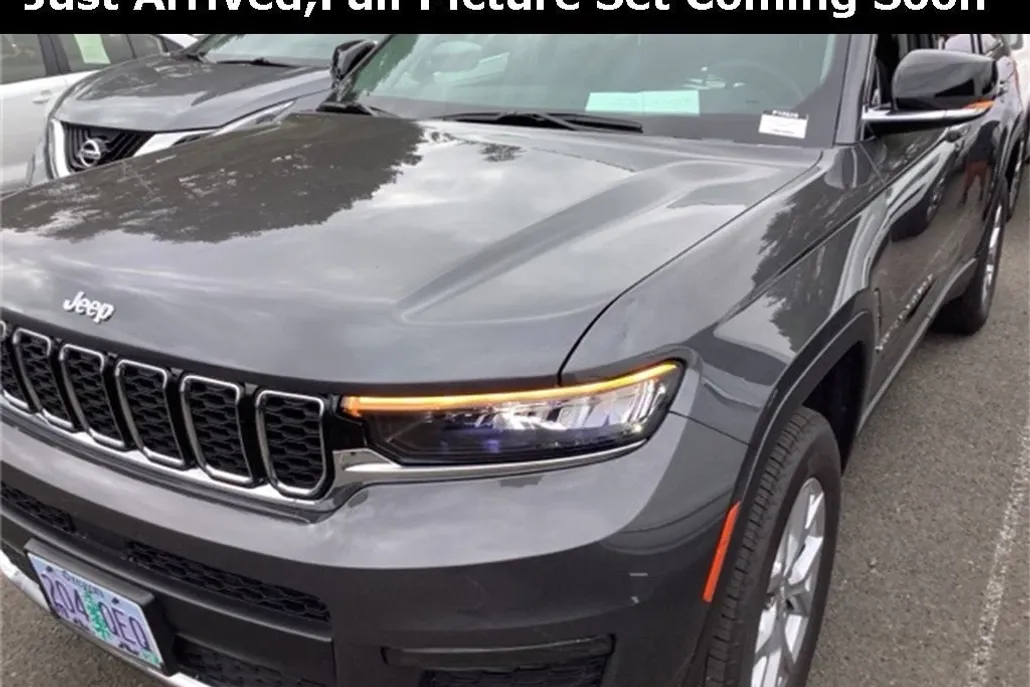2023 Jeep Grand Cherokee Limited photo 1