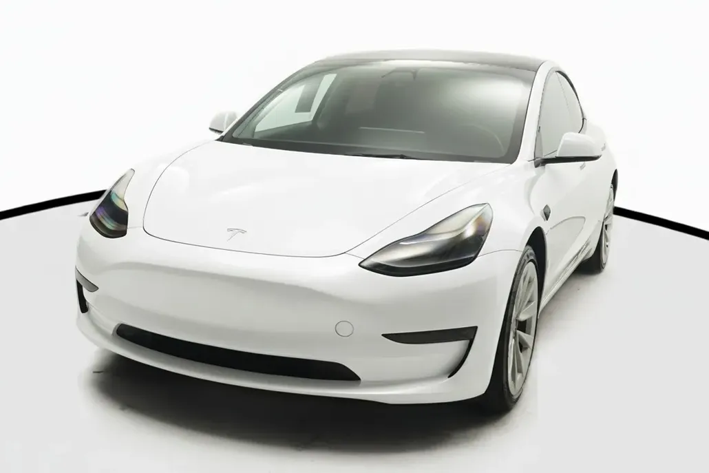 2021 Tesla Model 3 Standard Range Plus photo 1