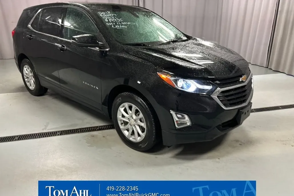 2018 Chevrolet Equinox LT photo 1