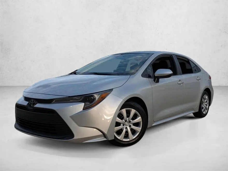 2023 Toyota Corolla LE photo 1