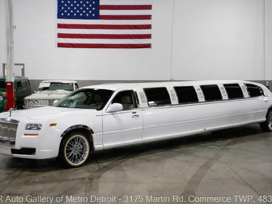 2003 Lincoln Town Car photo 1