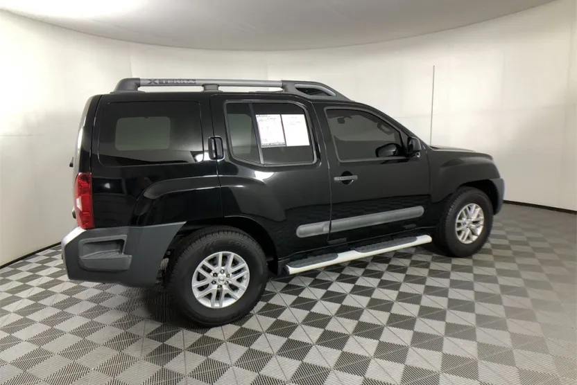 2015 Nissan Xterra S photo 1