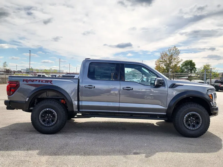 2025 Ford F-150 Raptor photo 1