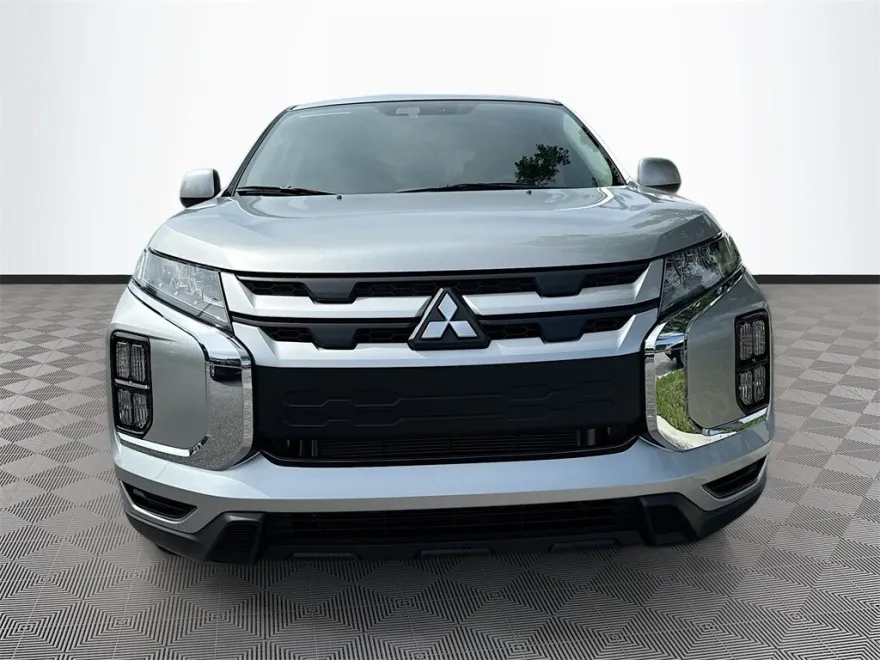 2025 Mitsubishi Outlander Sport ES photo 1