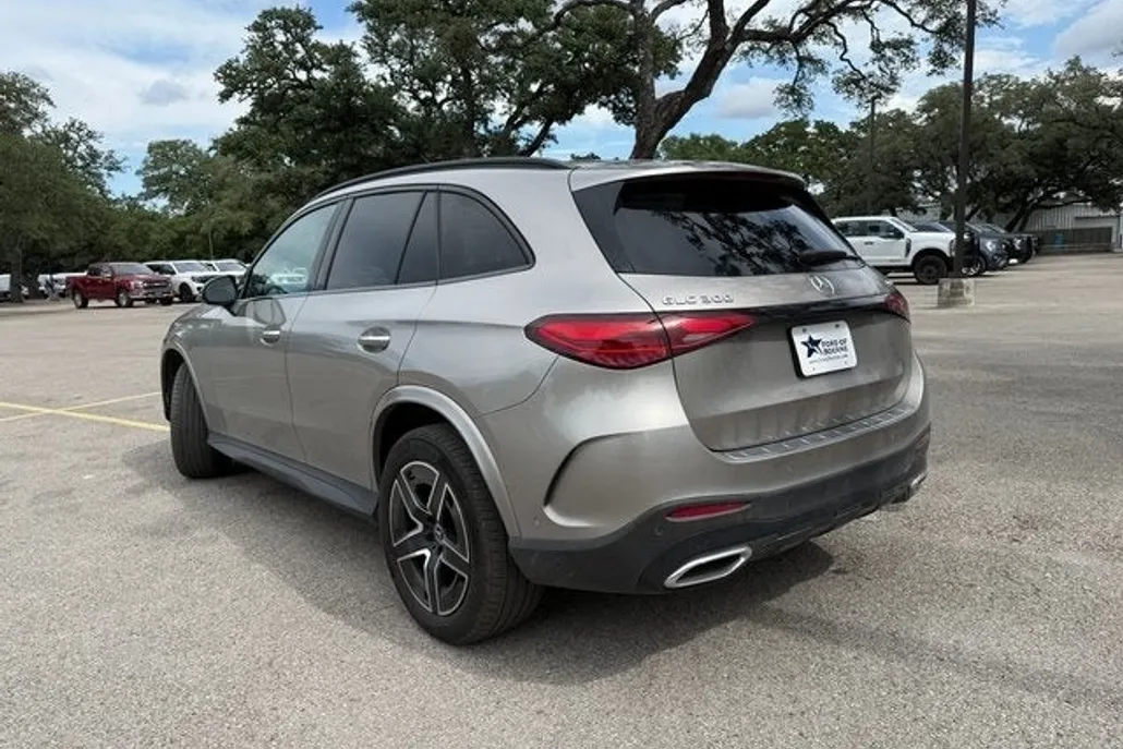2023 Mercedes Benz GLC 300 4MATIC photo 1